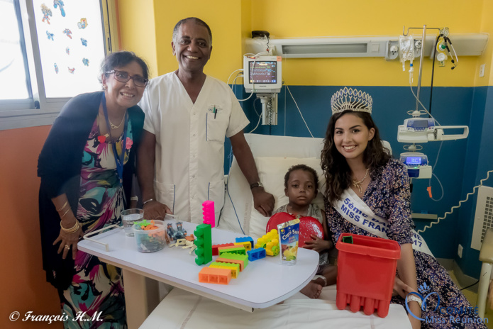 Ambre N'Guyen fête la Saint-Valentin avec les enfants malades