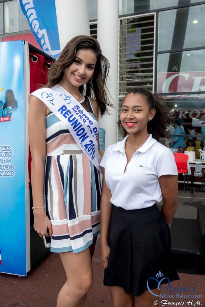 Miss Réunion sur le stand Antenne Réunion au Salon de la Maison