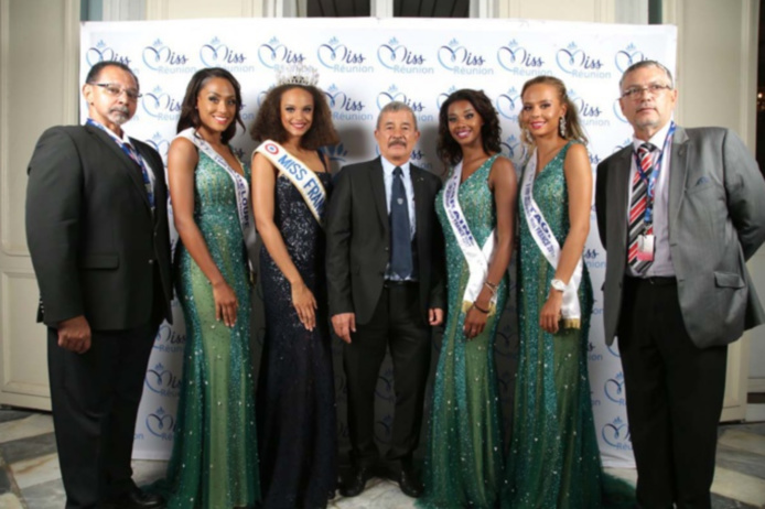 Miss France et ses dauphines avec leur service sécurité: Dominique Fontaine, Jacques Laravine et Pierre Maunier