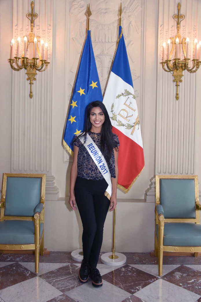 Miss Réunion à l'Assemblée Nationale, invitée par le député David Lorion