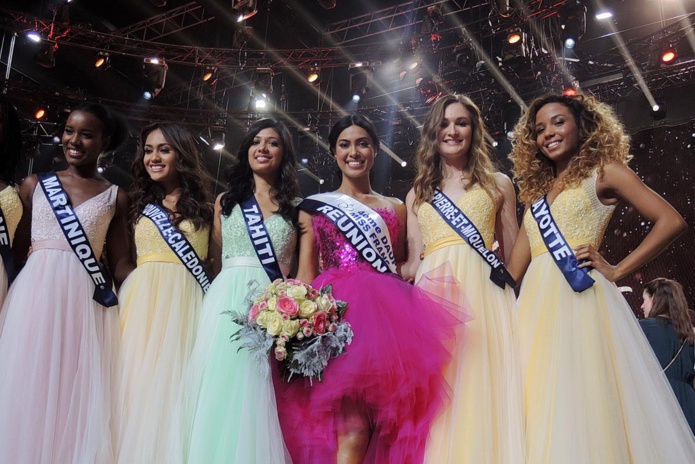 Les Domiennes de l'élection avec Miss Réunion, la seule qui obtient une écharpe de dauphine
