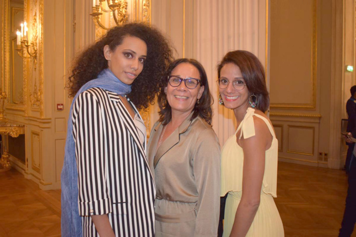 Lyna Boyer avec sa maman et sa soeur, venues l'applaudir à Paris