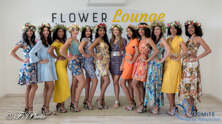 Les candidates Miss Réunion 2021 avec Morgane Lebon, leur chaperonne