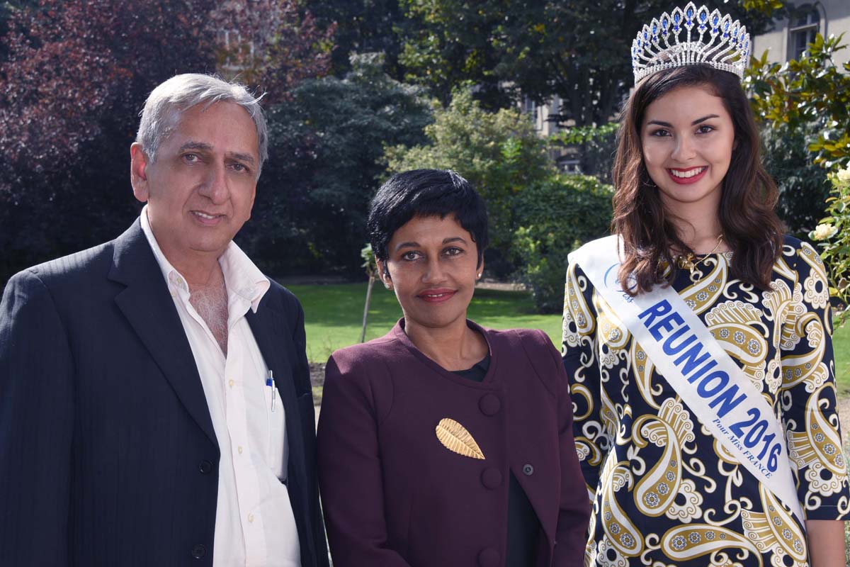 Aziz Patel, délégué Miss France et responsable du Comité Miss Réunion, Ericka Bareigts, Ministre des Outre-Mer, et Ambre N'guyen, Miss Réunion 2016