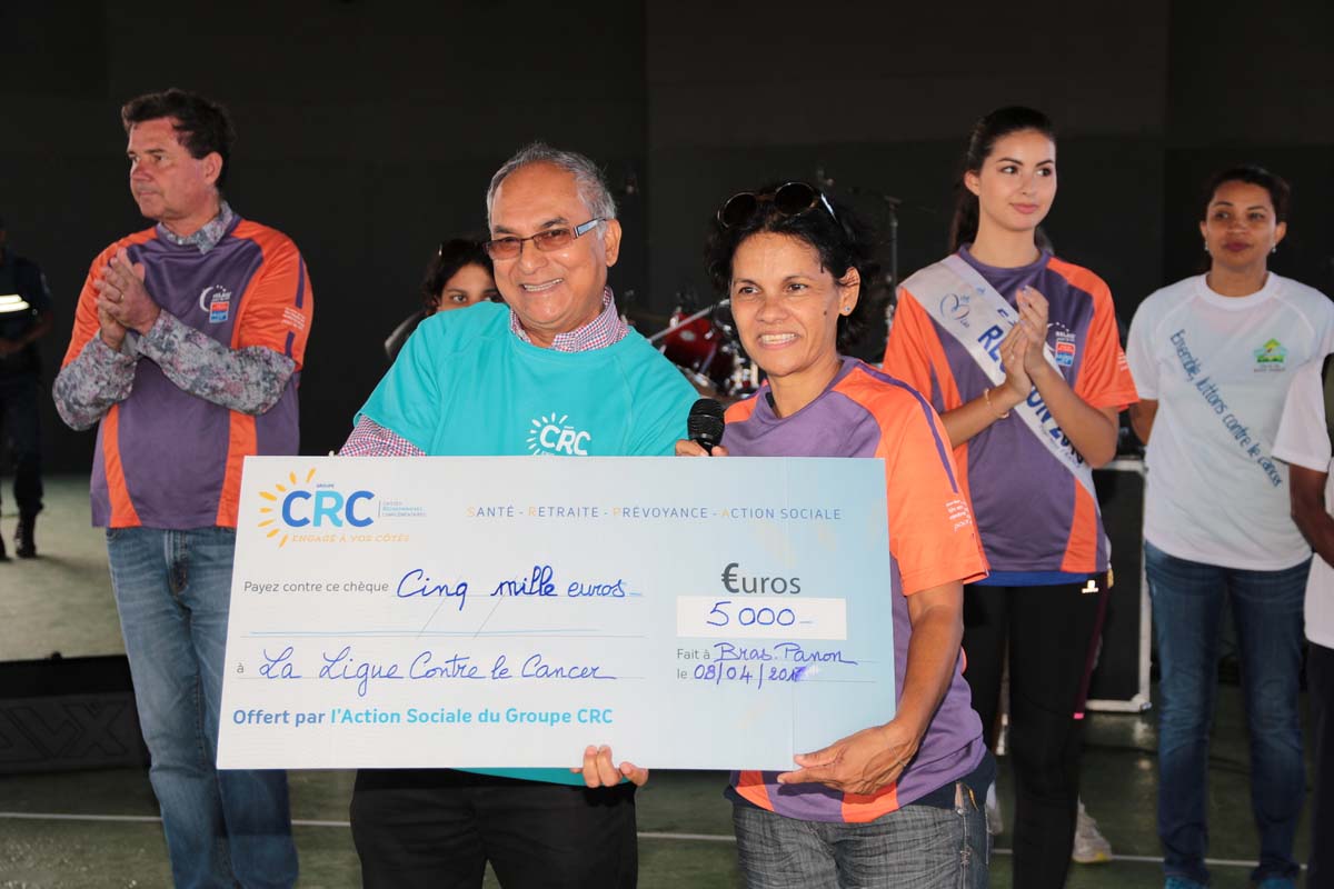 La CRC, avec Nicolas Carmi, a remis un chèque au comité régional de la Ligue contre le cancer