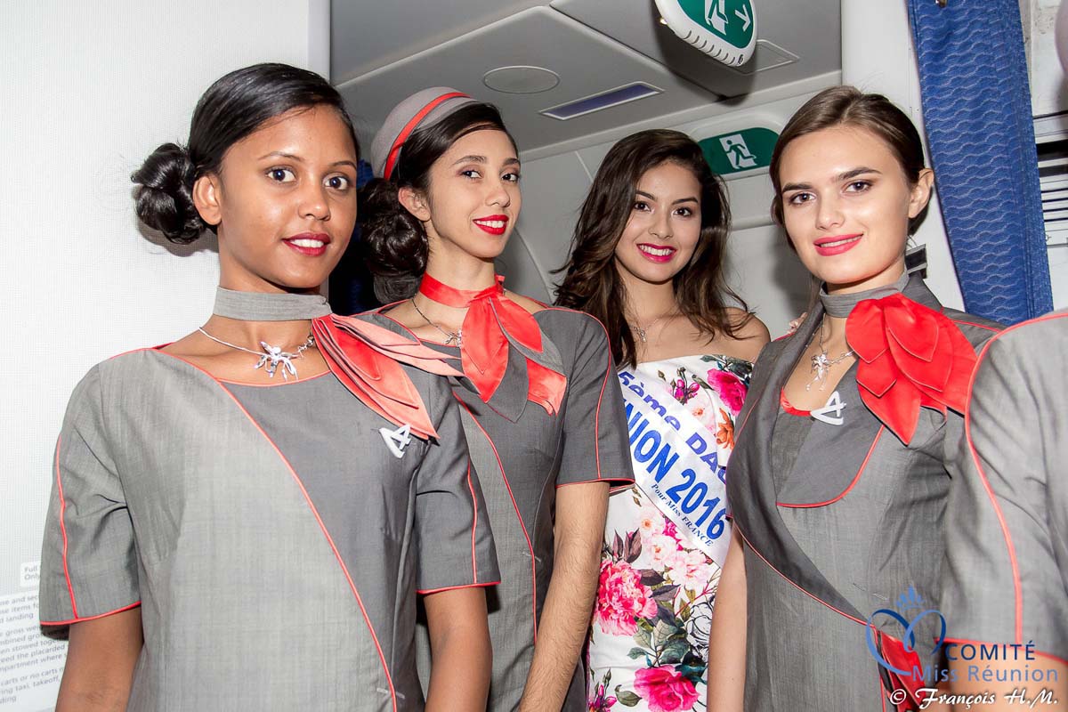 Les 12 candidates de retour de Bangkok avec Air Austral