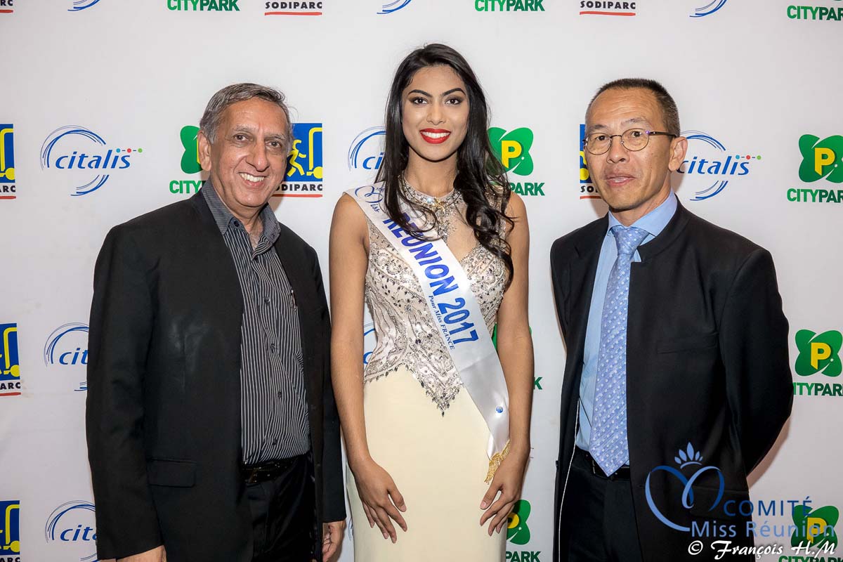 Aziz Patel, délégué Miss France, Audrey Chane Pao Kane, Miss Réunion 2017, et Jean-Jacques Fung