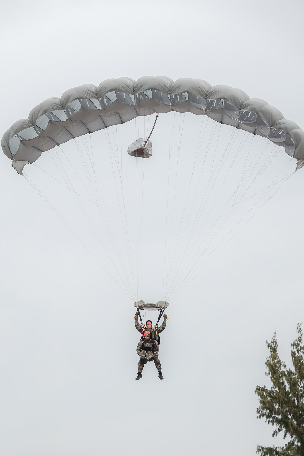 Morgane Soucramanien et Annabelle Lebreton en parachute avec le RPIMa
